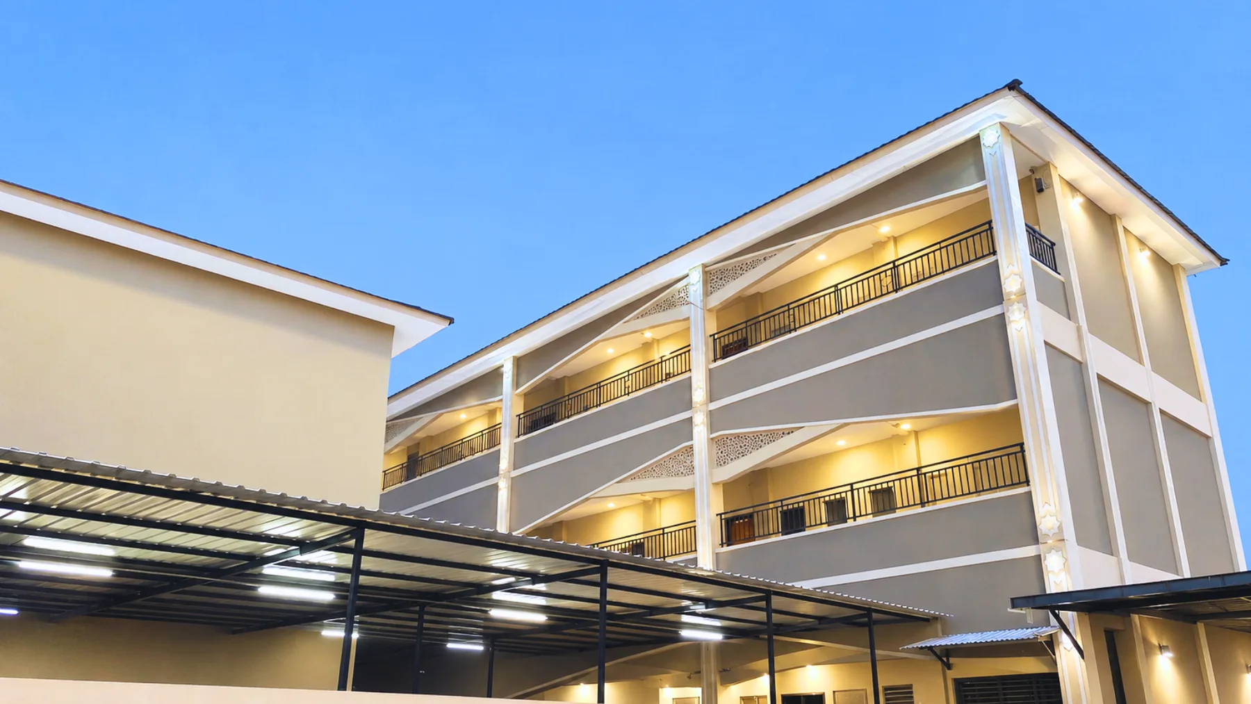 Gedung asrama Qonita